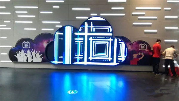 Irregular led display create special visual effect